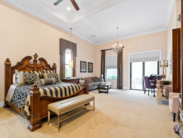 Luxurious 4-Bedroom Vacation Rental Near Disney - Private Pool